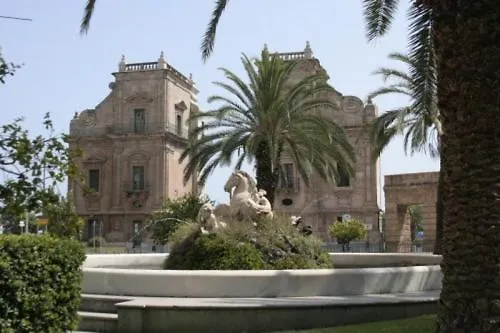 Apartment At Kalsa Quiet Flowered Terrace! Free Parking! Ideal For Remote Working! Palermo